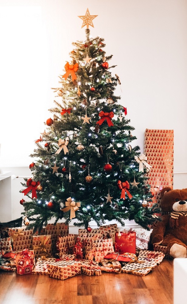 Árvores de Natal são produzidas com PVC importado da China