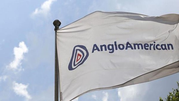 Bandeira da companhia de mineração Anglo American em Johannesburgo, na África do Sul (Foto: Chris Ratcliffe/Bloomberg via Getty Images)
