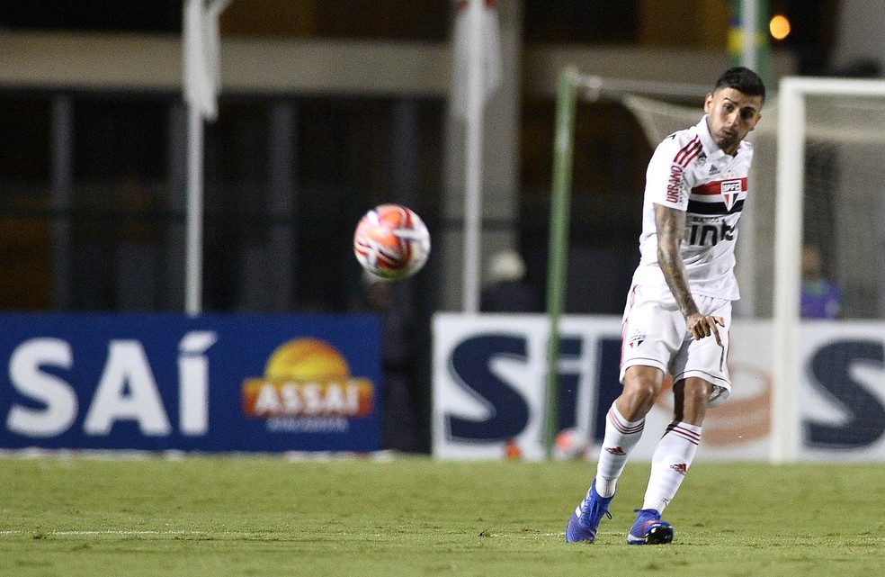 Liziero foi titular do São Paulo em derrota para o Guarani — Foto: Marcos Ribolli