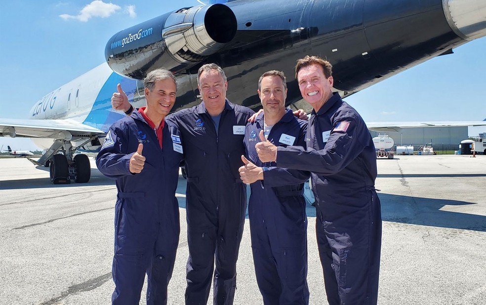 Eytan Stibbe, Michael López-Alegría, Mark Pathy e Larry Connor, tripulantes da missão Ax-1, em foto divulgada em 24 de fevereiro de 2022 — Foto: Axiom Space/AFP