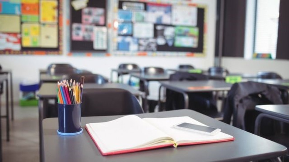Para a educadora mexicana Elisa Guerra, escolas precisam ter suas paredes mais 'perme&aacute;veis' &mdash; Foto: Getty Images via BBC