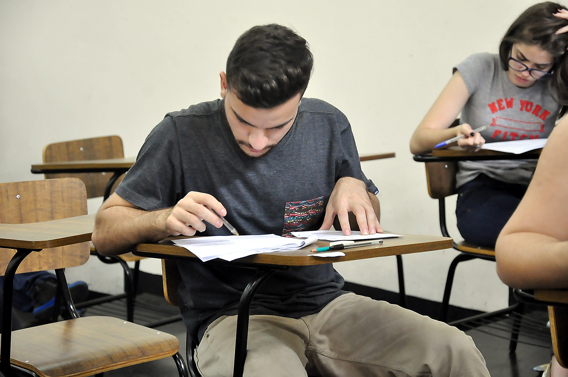 UEL publica revista com questões do vestibular anterior corrigidas e comentadas; confira