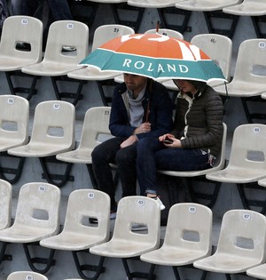Chuva em Roland Garros (Foto: Reuters)