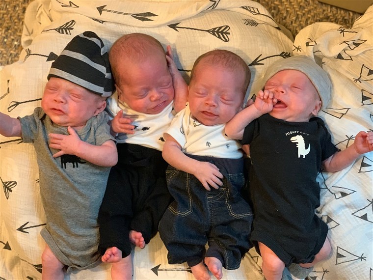 Harrison, Hardy, Henry e Hudson nasceram saudáveis aos 7 meses de gestação (Foto: Arquivo pessoal)