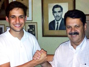 Rafael ao lado do pai Ricardo Motta, reeleito deputado estadual no RN (Foto: Arquivo pessoal/Rafael Motta)