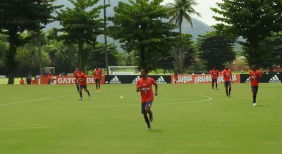 Muricy treina com time completo na véspera do duelo com o Confiança