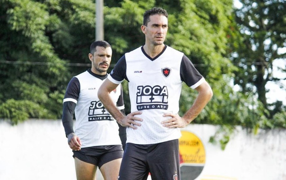 Passagem de Lucas Simón pelo Belo pode estar chegando ao fim — Foto: Nádya Araújo / Botafogo-PB