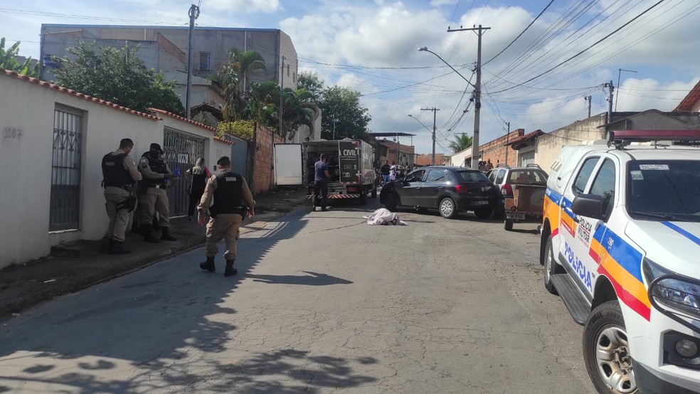 Corpo de Roni Peixoto foi encontrado em Santa Luzia — Foto: Sérgio Leite/ TV Globo