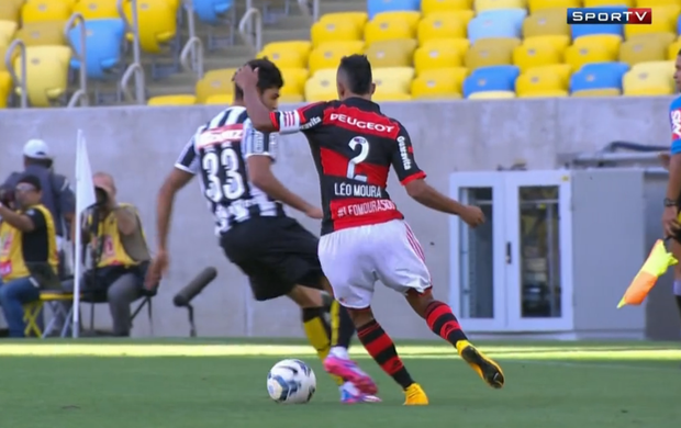 Leonardo Moura e Robinho disputam enquete de jogada mais bonita. Vote!