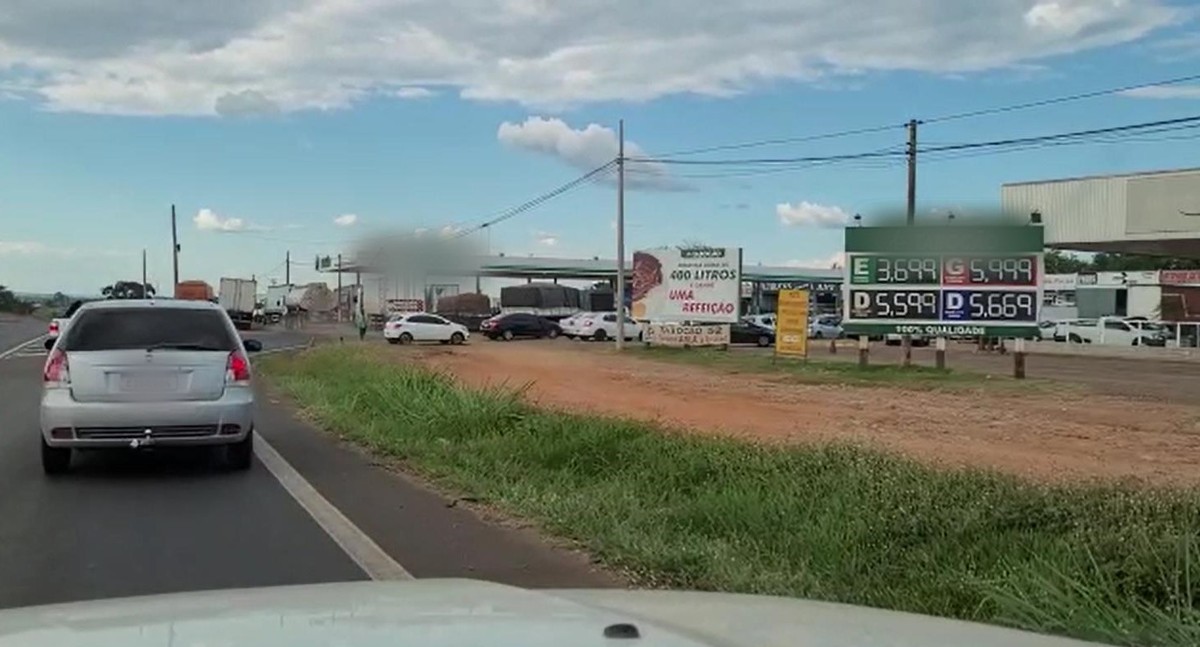 Motoristas lotam postos de combustíveis de Rio Preto após anúncio de