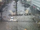 Chuva provoca alagamento em ruas e avenidas de Porto Alegre