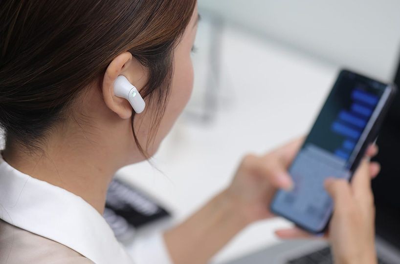 Timekettle Fones de ouvido tradutores de idioma M2 – Suporta 40 idiomas e  93 acentos on-line, tradutor de idioma de voz instantâneo com Bluetooth e  aplicativo, fones de ouvido sem fio verdadeiros