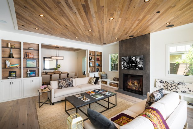 Casa em Los Angeles tem madeira até no teto (Foto: Todd Goodman, LA Light Photography/Divulgação)