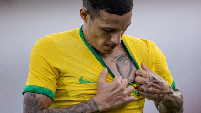 Guilherme Arana faz um golaço no amistoso entre o Brasil olímpico e a Sérvia sub-21