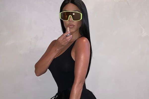 Kourtney Kardashian fantasiada como a irmã Kim (Foto: Instagram)