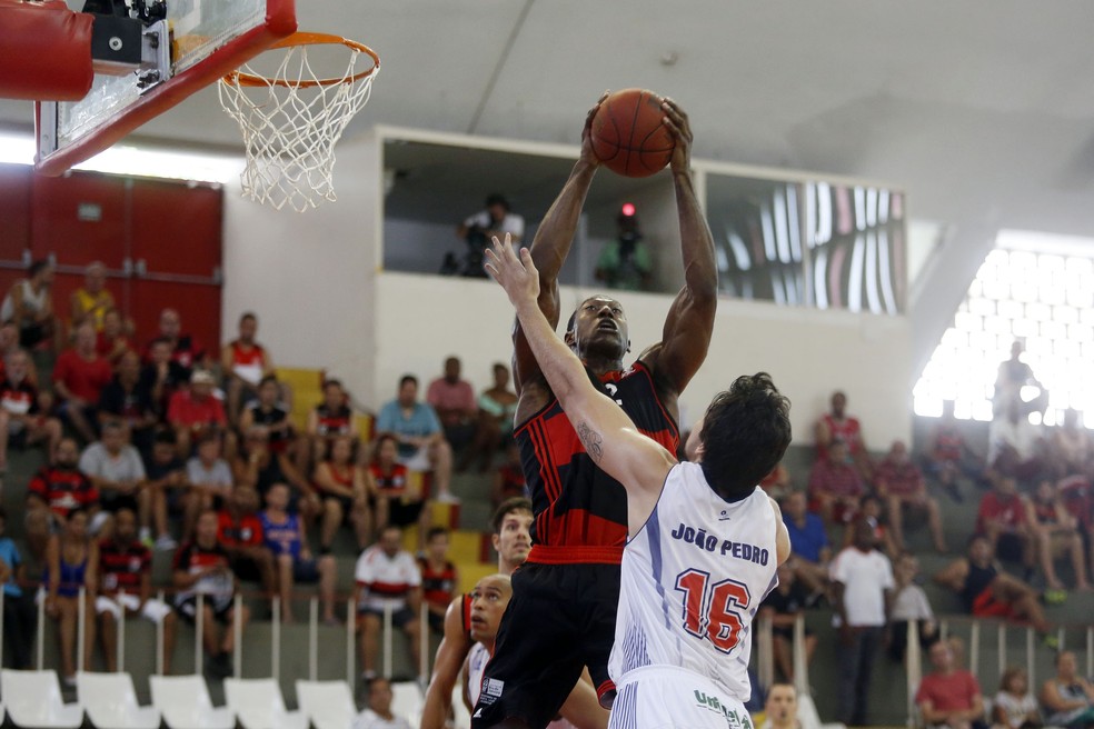 Hakeem Rollins em ação pelo time de basquete do Flamengo (Foto: Divulgação / Flamengo)