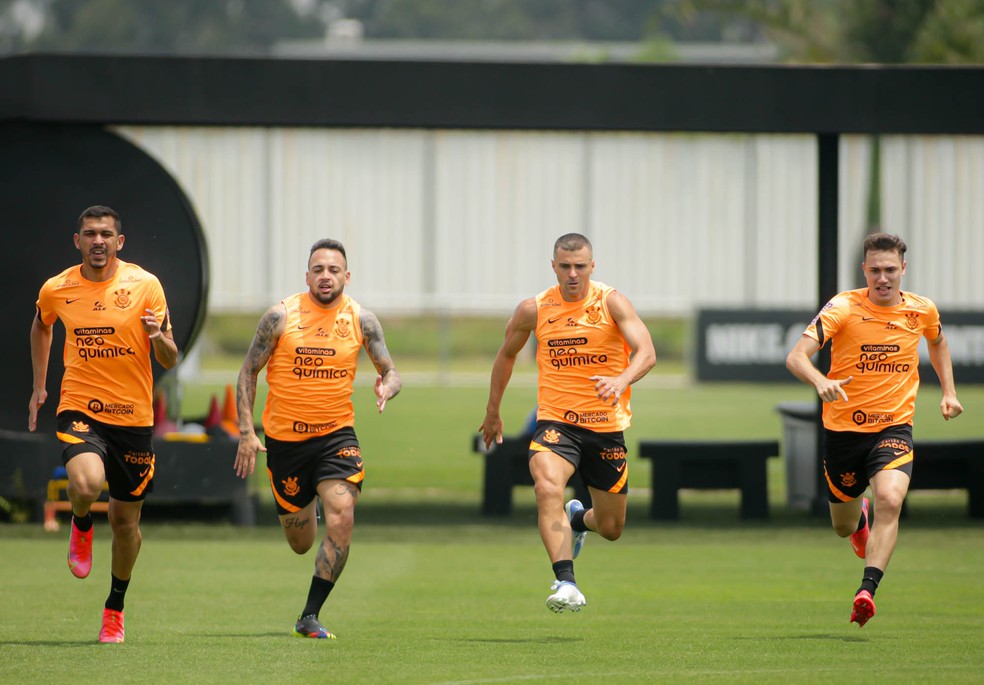 Bruno Melo, Maycon, Júnior Moraes e Lucas Piton no treino desta sexta-feira no Corinthians — Foto: Rodrigo Coca/Ag. Corinthians