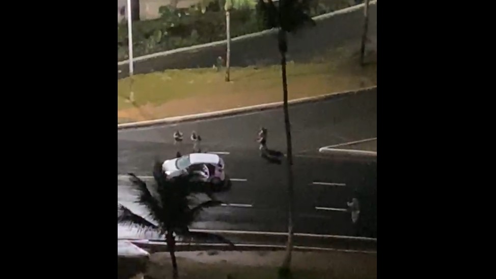 Homens são baleados após perseguição policial na Av. Garibaldi, em Salvador