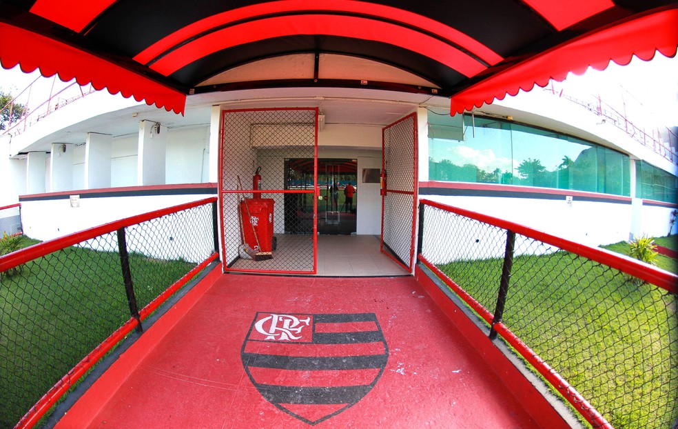 Sede da Gávea segue fechada. Férias dos funcionários terminam nesta sexta-feira — Foto: Gilvan de Souza / Flamengo