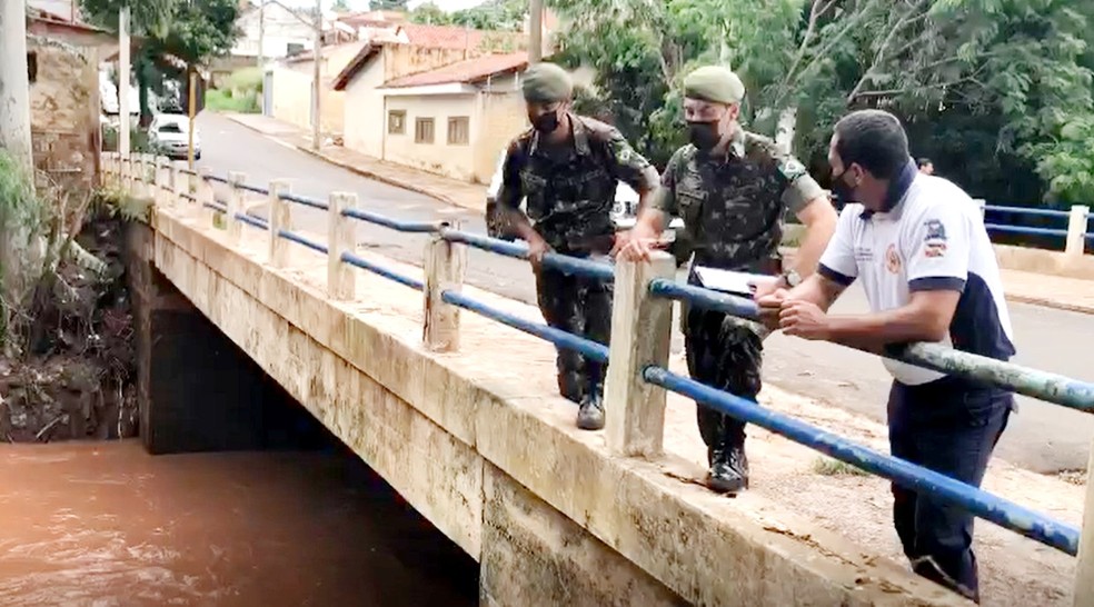 Exército participa de vistoria nas áreas atingidas por enchentes em Jaú — Foto: Divulgação