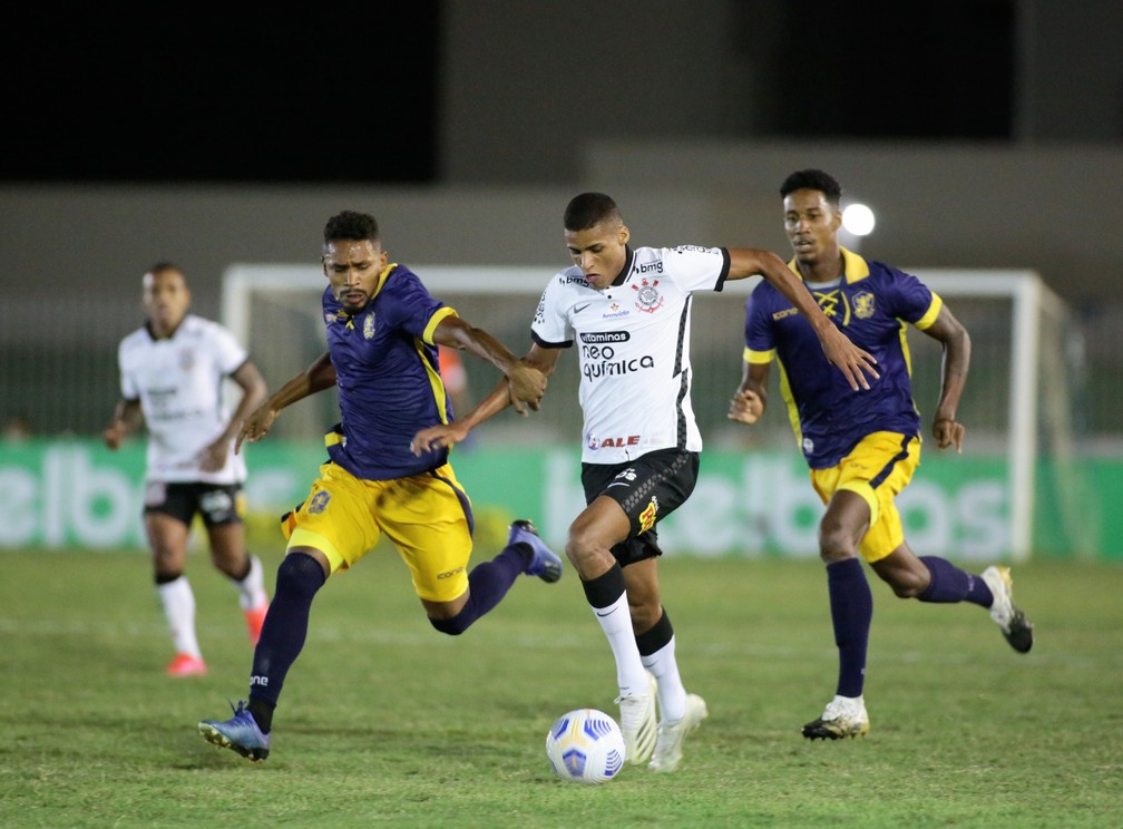 Próximo de ser anunciado, Rodrigo Varanda faz exames no RB Bragantino