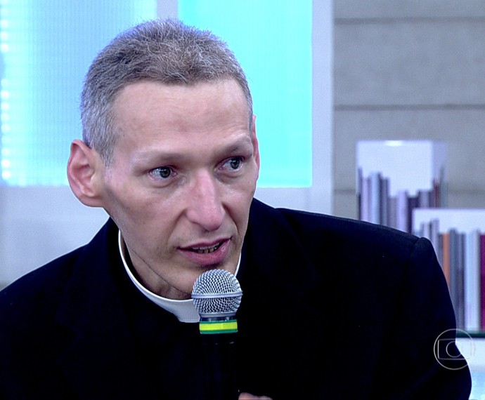 Padre Marcelo Rossi disse que nunca pediu em suicídio (Foto: TV Globo)