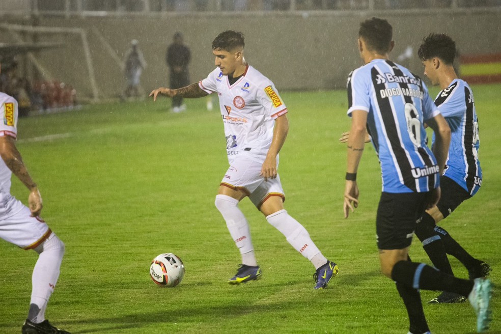 Atuações do Grêmio: Elkeson joga apenas um tempo, mas é destaque no empate com o Tombense