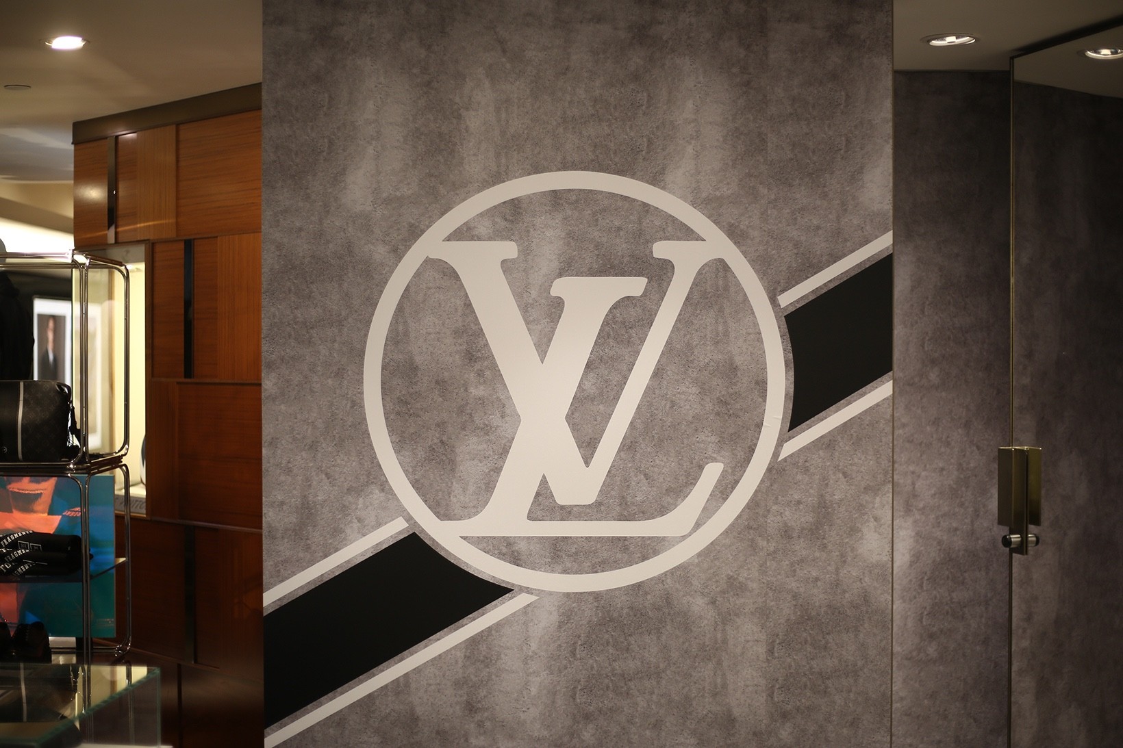 Loja pop-up fragment design e Louis Vuitton em Londres (Foto: Divulgação)