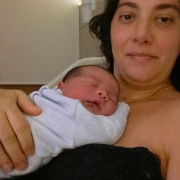 Mariana Betti com o filho (Foto: Reprodução/Instagram)