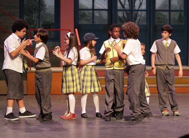 Crianças em cena no espetáculo inspirado em "Carrossel" (Foto: Divulgação/ Giovana Cirne)