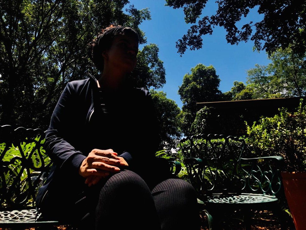 Mãe que abandonou bebê em praça se diz arrependida — Foto: Rômulo D'Avila