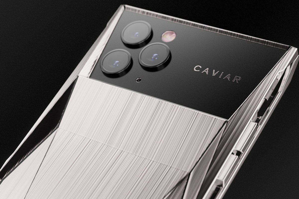 iPhone 11 Pro inspirado no Cybertruck da Tesla custa R$22.400 (Foto: Divulgação)