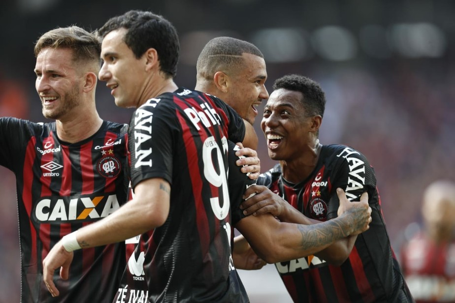 ApÃ³s vitÃ³ria sobre o Flamengo, Tiago Nunes projeta FuracÃ£o para 