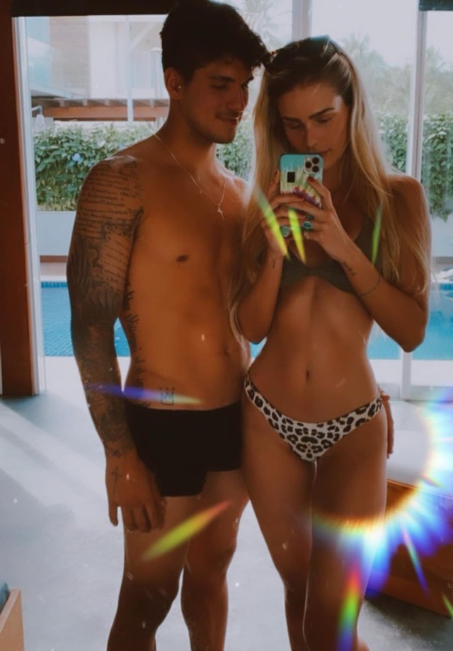 Gabriel Medina e Yasmin Brunet (Foto: Reprodução/Instagram )