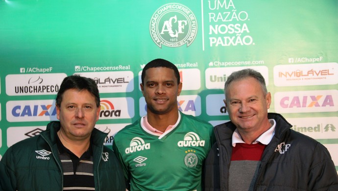 Bruno Rangel é apresentado na Chape: 