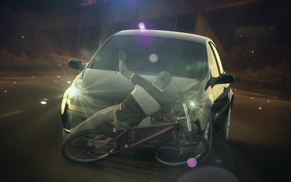 Carro atropelou e arrastou ciclista (Foto: Ilustração/TV Globo)
