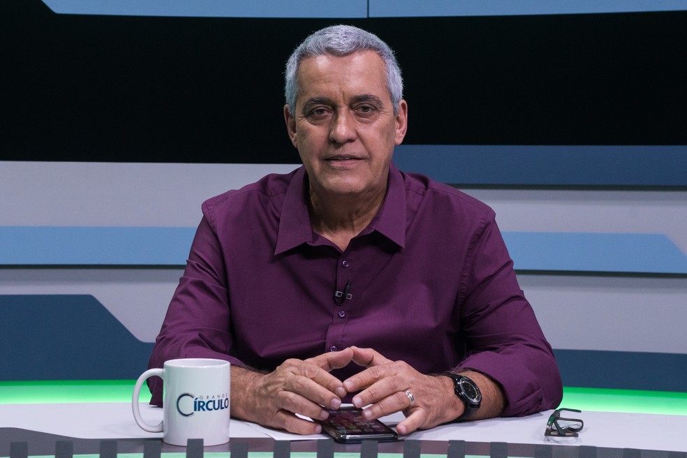 Mauro Naves em participação no programa Grande Círculo — Foto: Bob Paulino