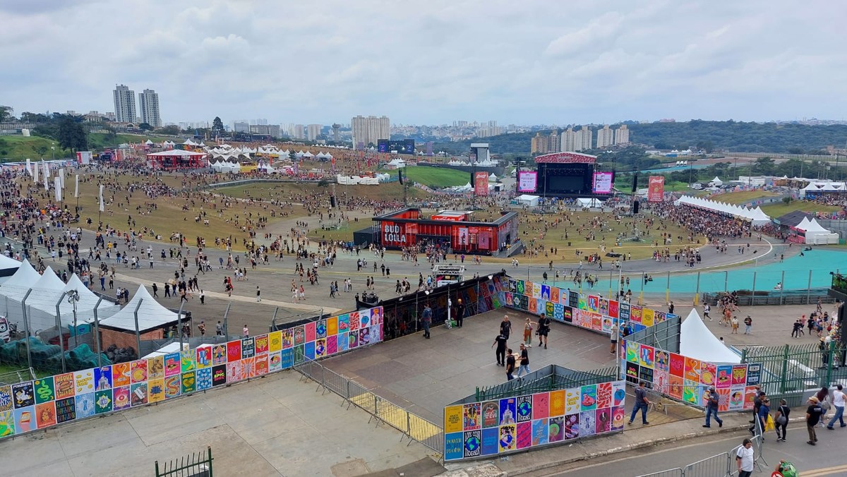 Famosos no Lollapalooza 2022: veja fotos do 3º dia