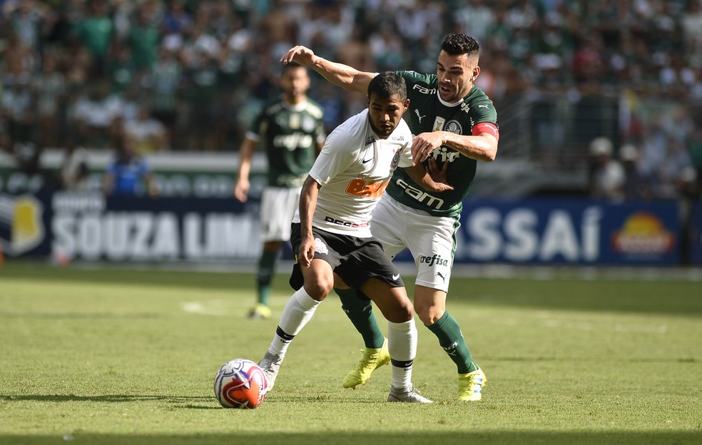 Bruno Henrique, capitão do Palmeiras, foi substituído no segundo tempo do Dérbi — Foto: Marcos Ribolli