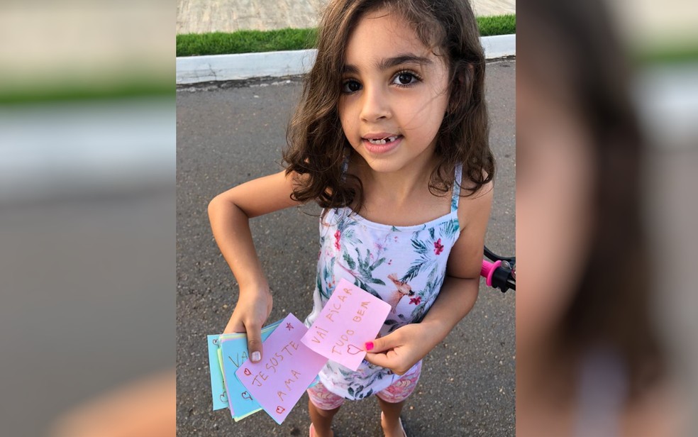Menina De 7 Anos Escreve Cartinhas Motivadoras E Coloca Nas Caixas De Correio Dos Vizinhos Em Goiania Goias G1