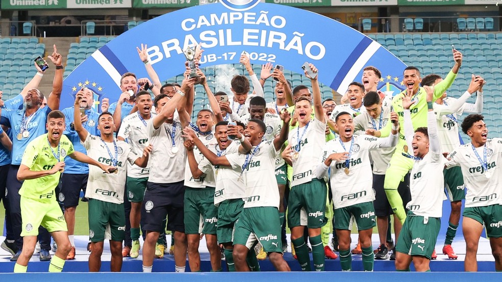 Tríplice Coroa: Palmeiras fecha 2022 com os títulos do Brasileirão Sub-17, Sub-20 e profissional