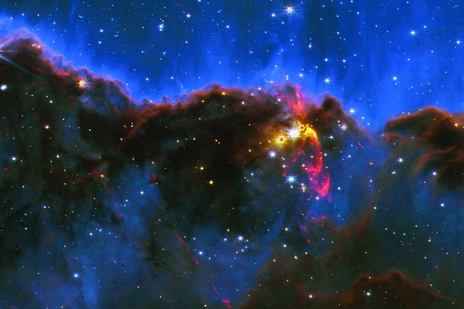 Imagem dos Penhascos Cósmicos feita pelo Telescópio Espacial James Webb