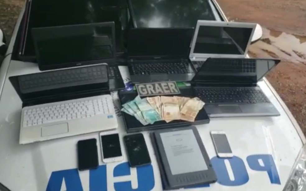 Homem é preso suspeito de arrombar carros de luxo para furtar objetos e vender na internet, em Goiânia, Goiás — Foto: Divulgação/Polícia Militar do Estado de Goiás