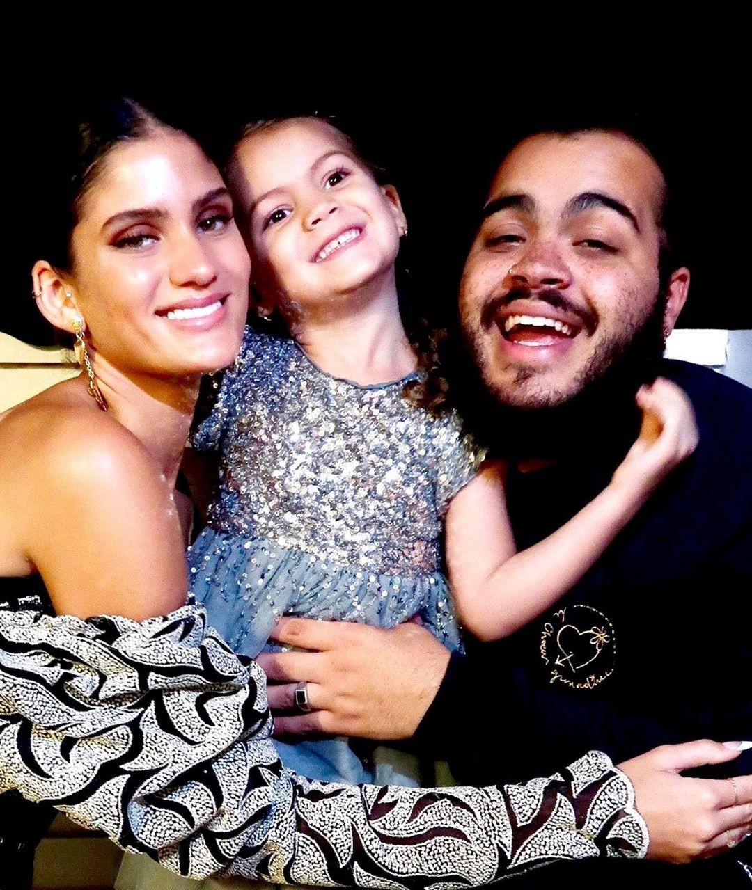 Laura Fernandez e Francisco Gil com a filha, Sol de Maria (Foto: Reprodução/ Instagram)