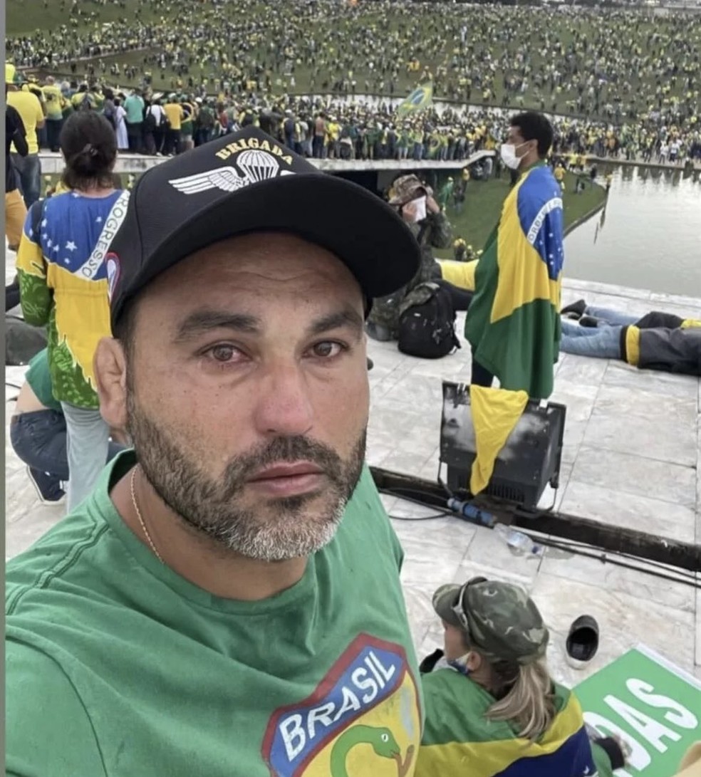 Léo Índio, sobrinho de Jair Bolsonaro, durante invasão do Congreso neste domingo (8) — Foto: Reprodução / Twitter