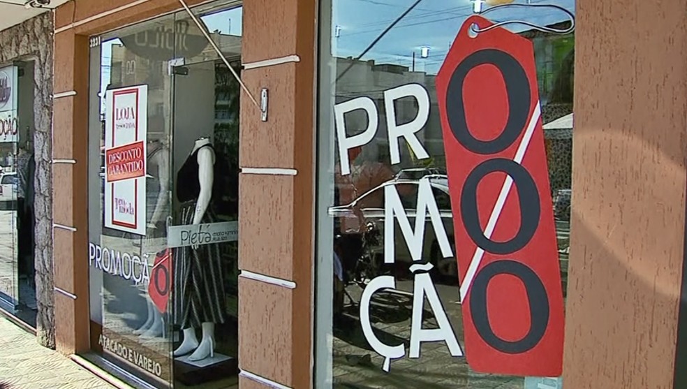 Promoda começa nesta sexta-feira com descontos de até 70% em Passos, MG — Foto: Reprodução EPTV