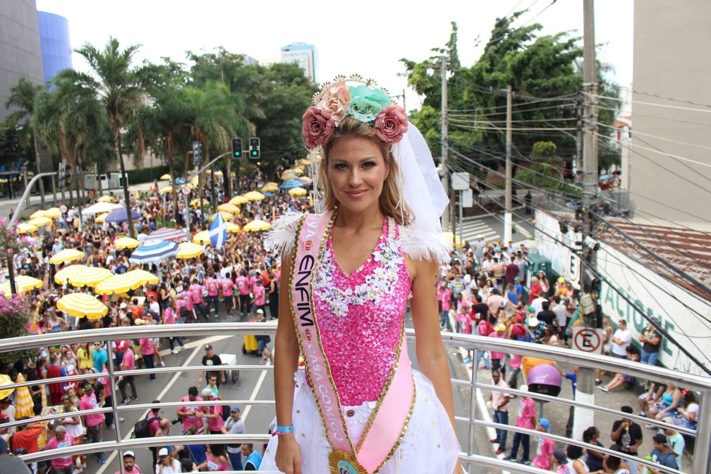 FoliÃµes comemoram o Carnaval no Bloco Casa Comigo na Avenida Brigadeiro Faria Lima em SÃ£o Paulo (SP), em 2018 â€” Foto: Ananda Migliano/Futura Press/EstadÃ£o ConteÃºdo