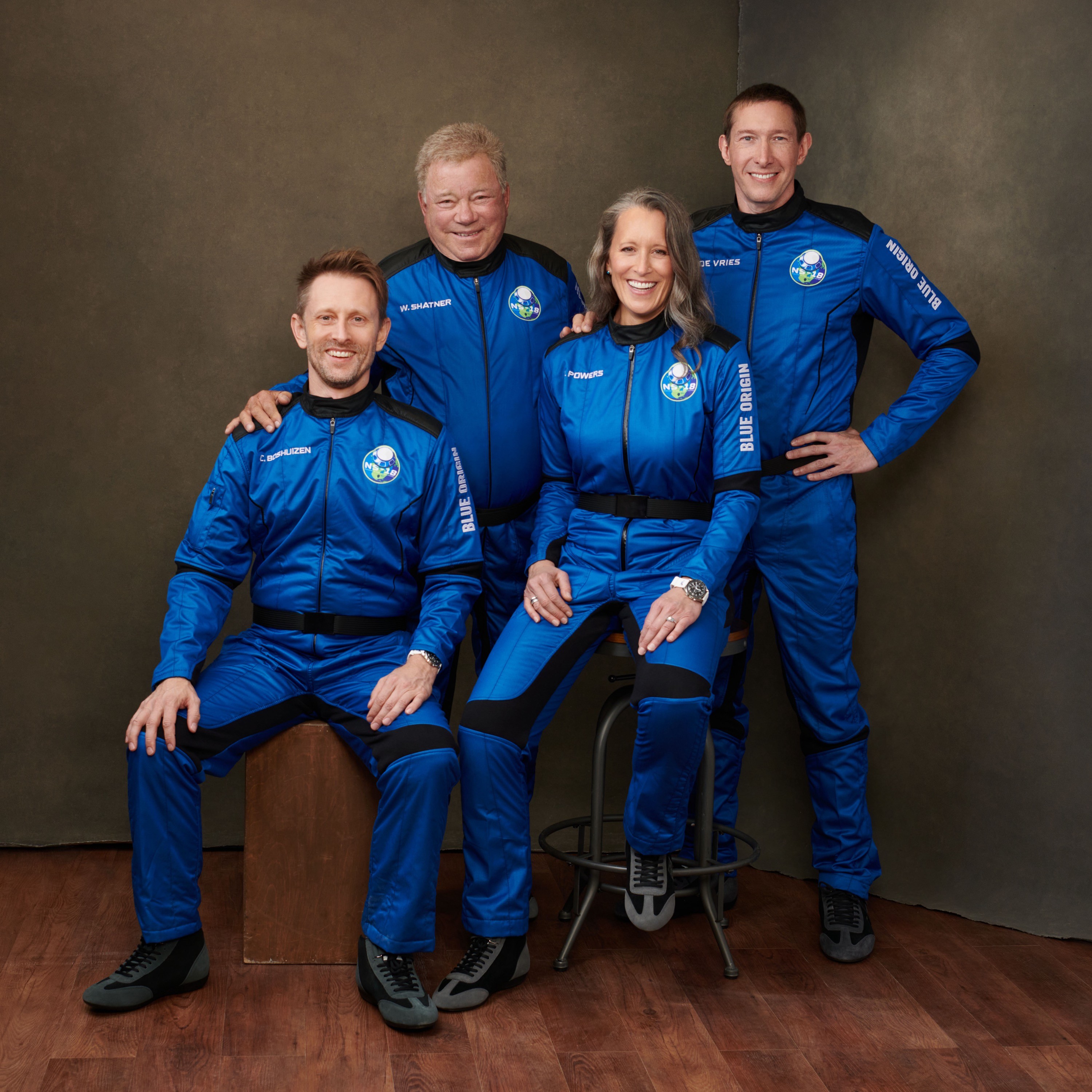 Os tripulantes da missão NS-18 da esquerda para a direita: Chris Boshuizen, William Shatner, Audrey Powers e Glen de Vries  (Foto: Divulgação/Blue Origin)