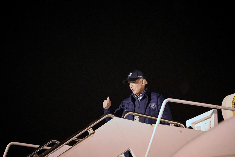 Presidente dos EUA, Joe Biden, embarca em Dover, no estado de Delaware
