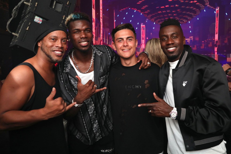 Ronaldinho, Pogba, Dybala e Matuidi se encontram em casa noturna de Miami — Foto: Reprodução/Instagram